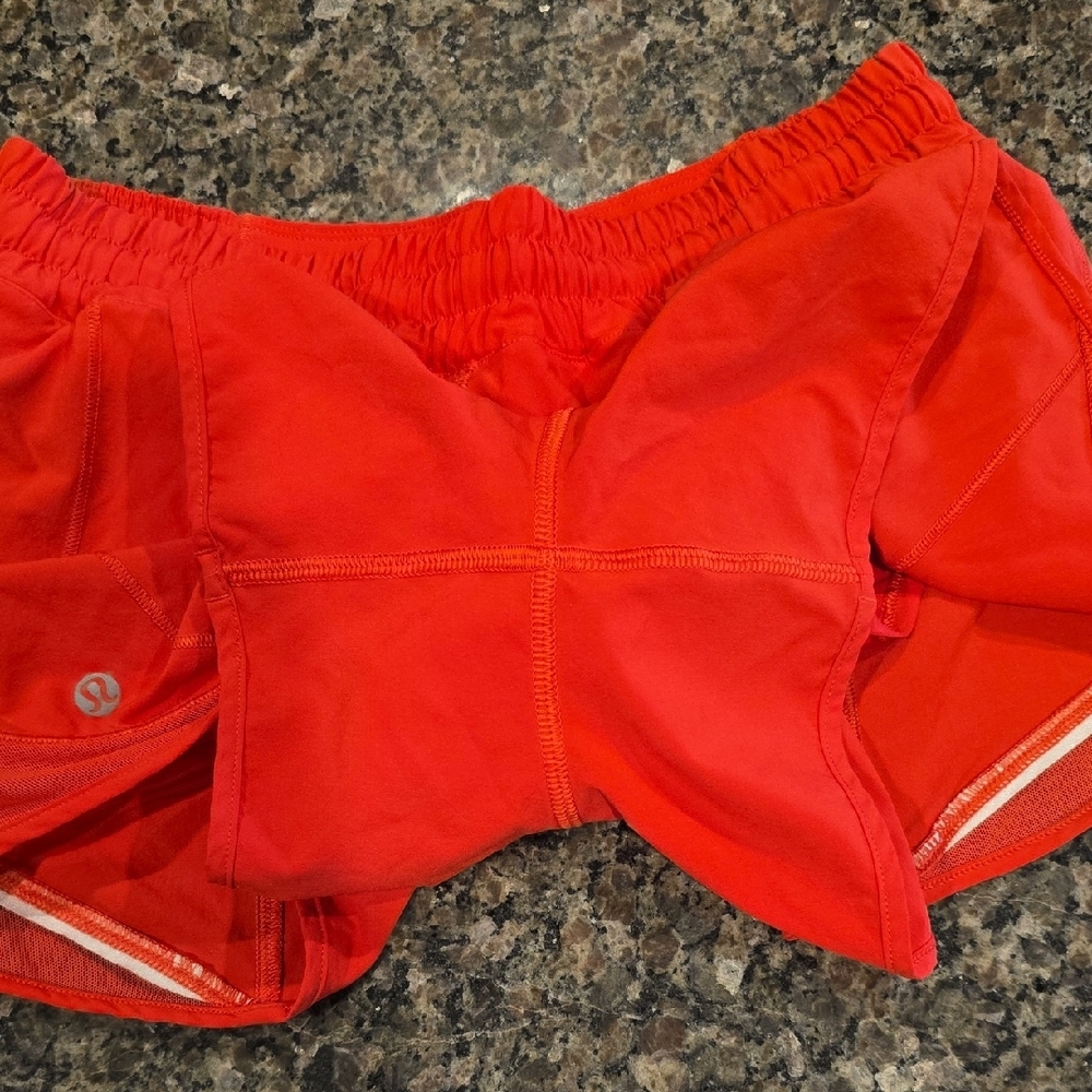 Lululemon LR Hotty Hot II Shorts - Picture 4 of 10
